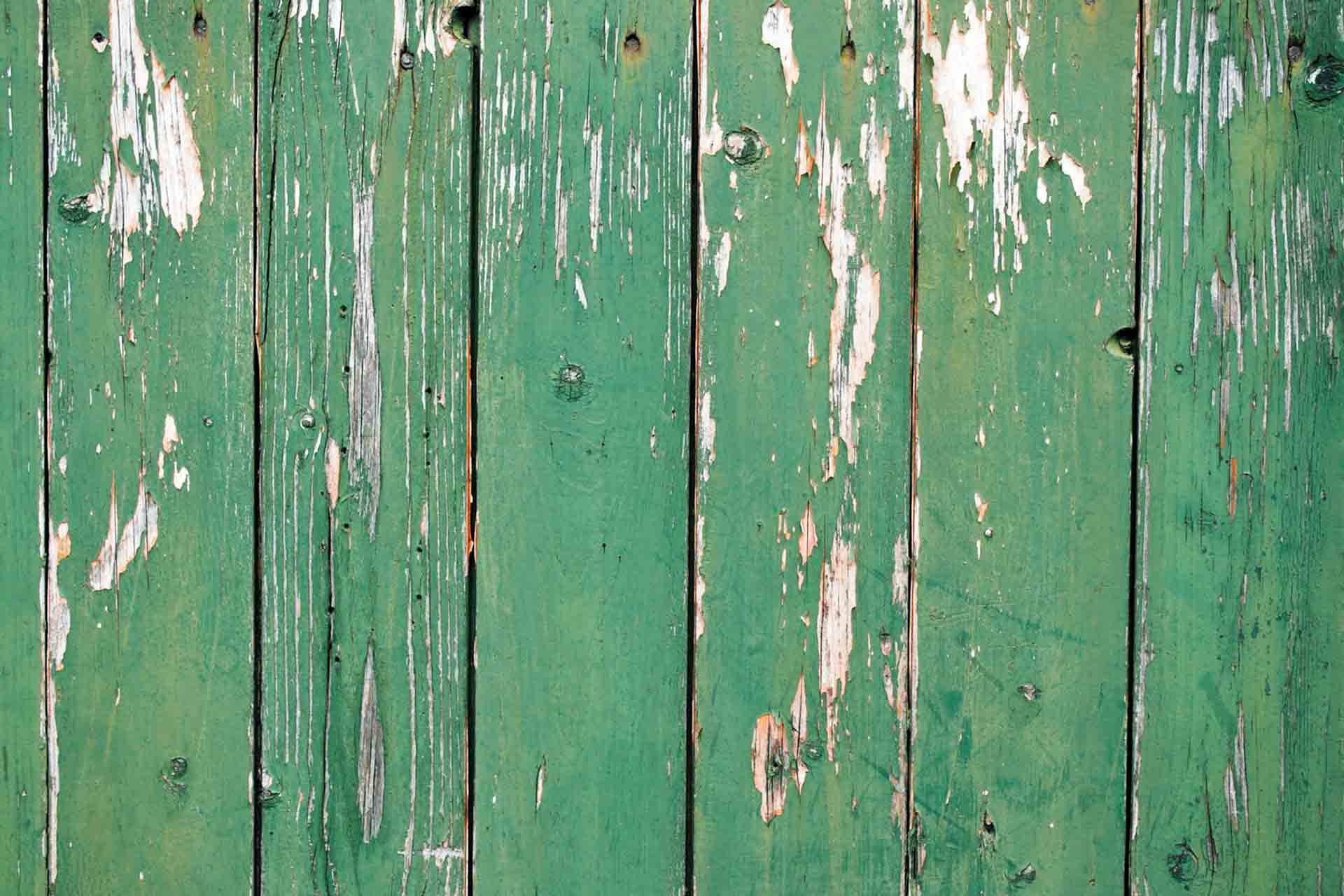 Зелено деревянный цвет. Старые доски. Старый деревянный забор. Старая краска на дереве. Старые крашенные доски.