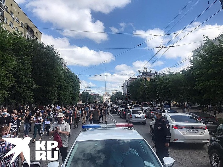 Митинг в поддержку арестованного и этапированного в столицу губернатора превратился в в протест против неуважения центром самой дальней окраины страны Фото: Владимир ВОРСОБИН